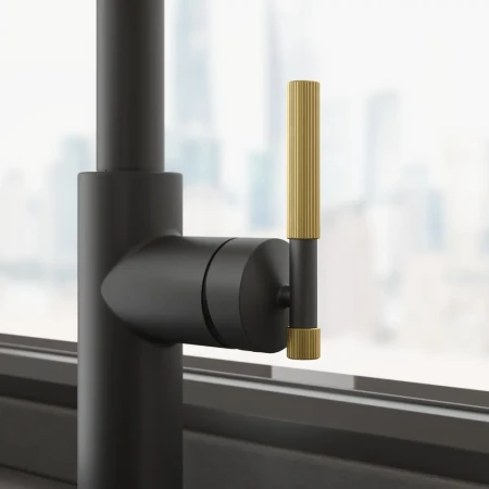 3. Maris stripes j pull-out czarny mat złoto.webp