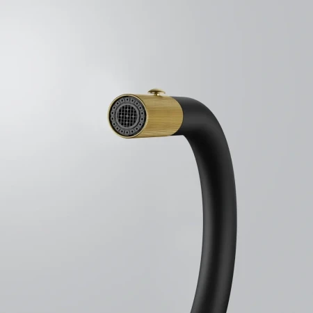 7. Maris stripes j pull-out czarny mat złoto.webp