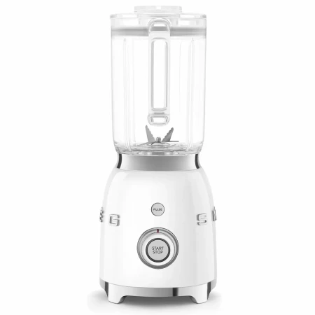 Biały blender kielichowy SMEG BLF03WHEU prezentowany od strony sterowania.