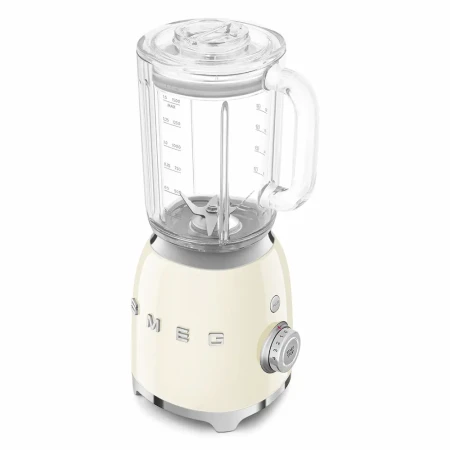 Kremowy blender kielichowy SMEG BLF03CREU. Ujęcie pod kątem i z góry