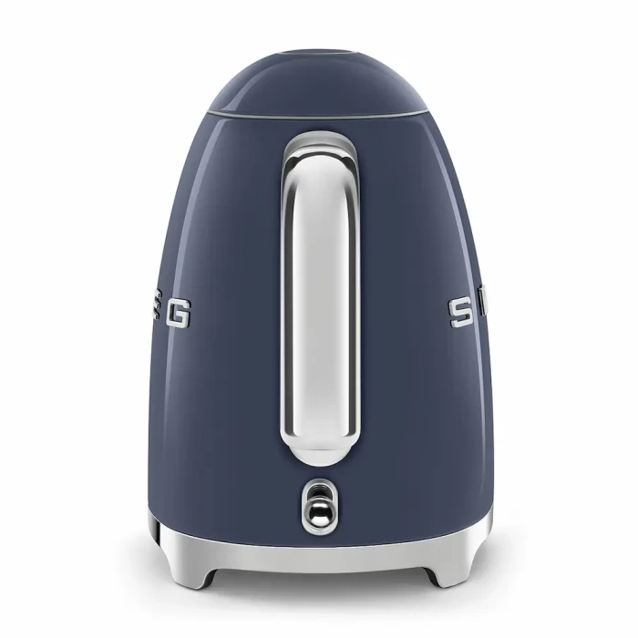 4. Czajnik SMEG w kolorze Navy Blue KLF03NBEU