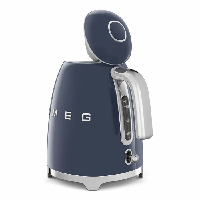 6. Czajnik SMEG w kolorze Navy Blue KLF03NBEU