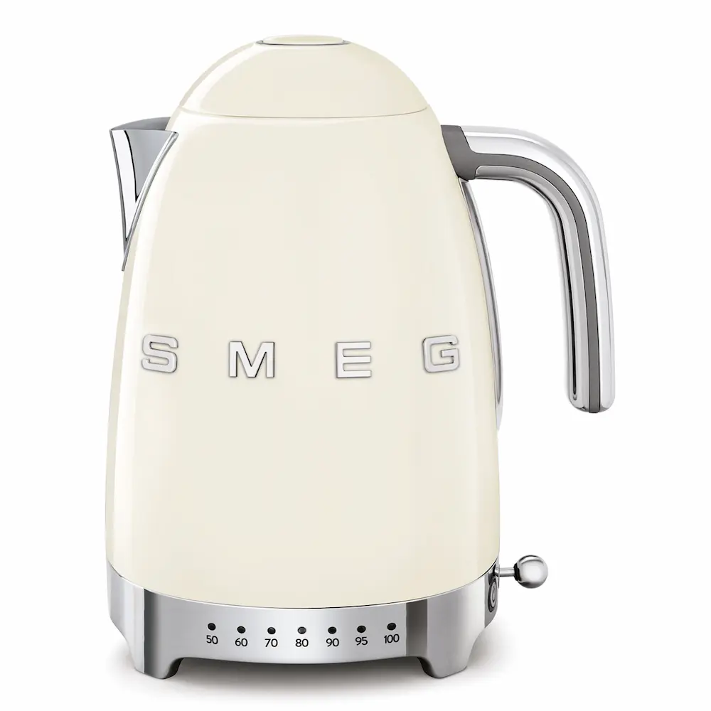 Kremowy czajnik elektryczny SMEG KLF04CREU z regulacją temperatury